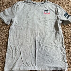 Boys youth large under armour freedom shirt